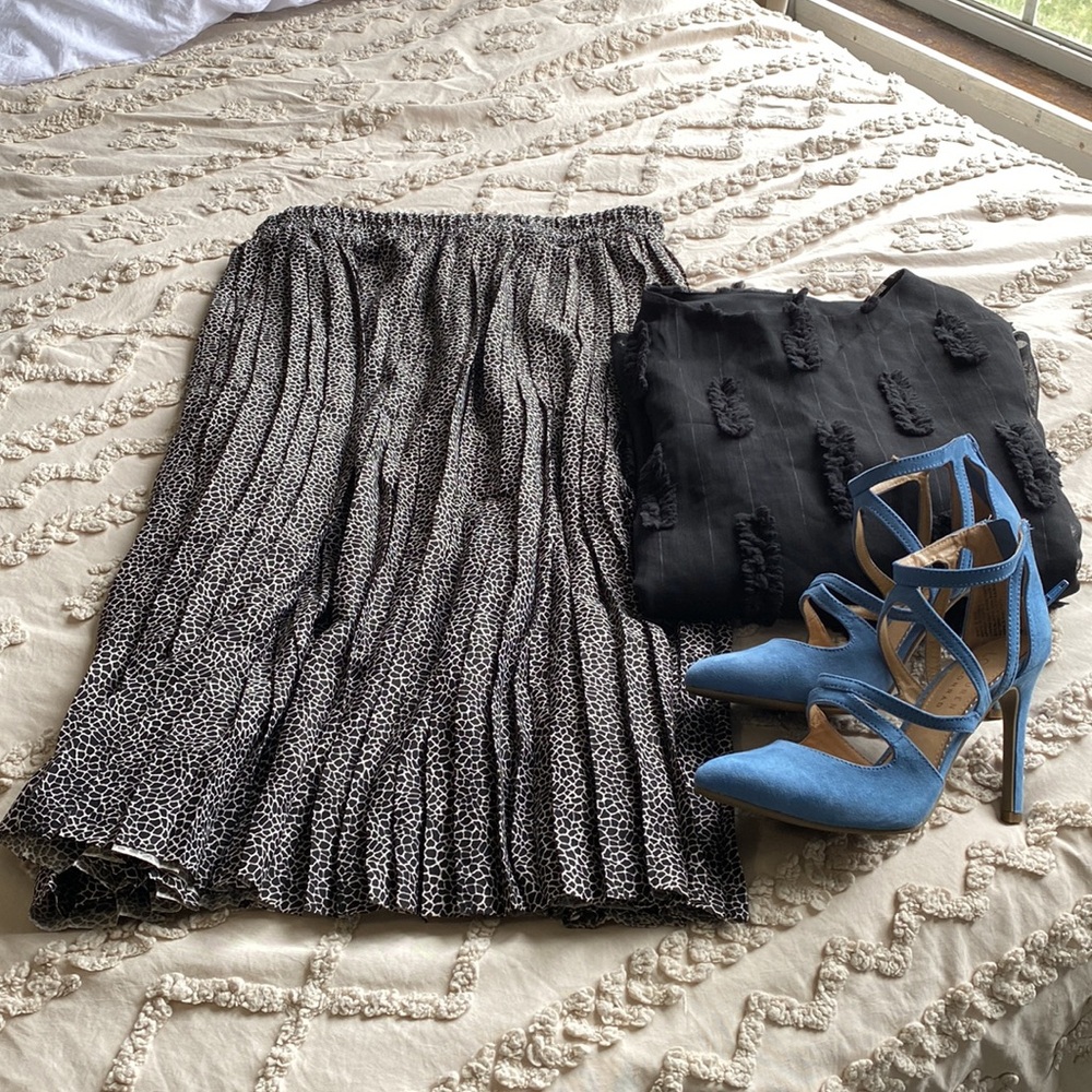 Massini women’s pleated animal print skirt